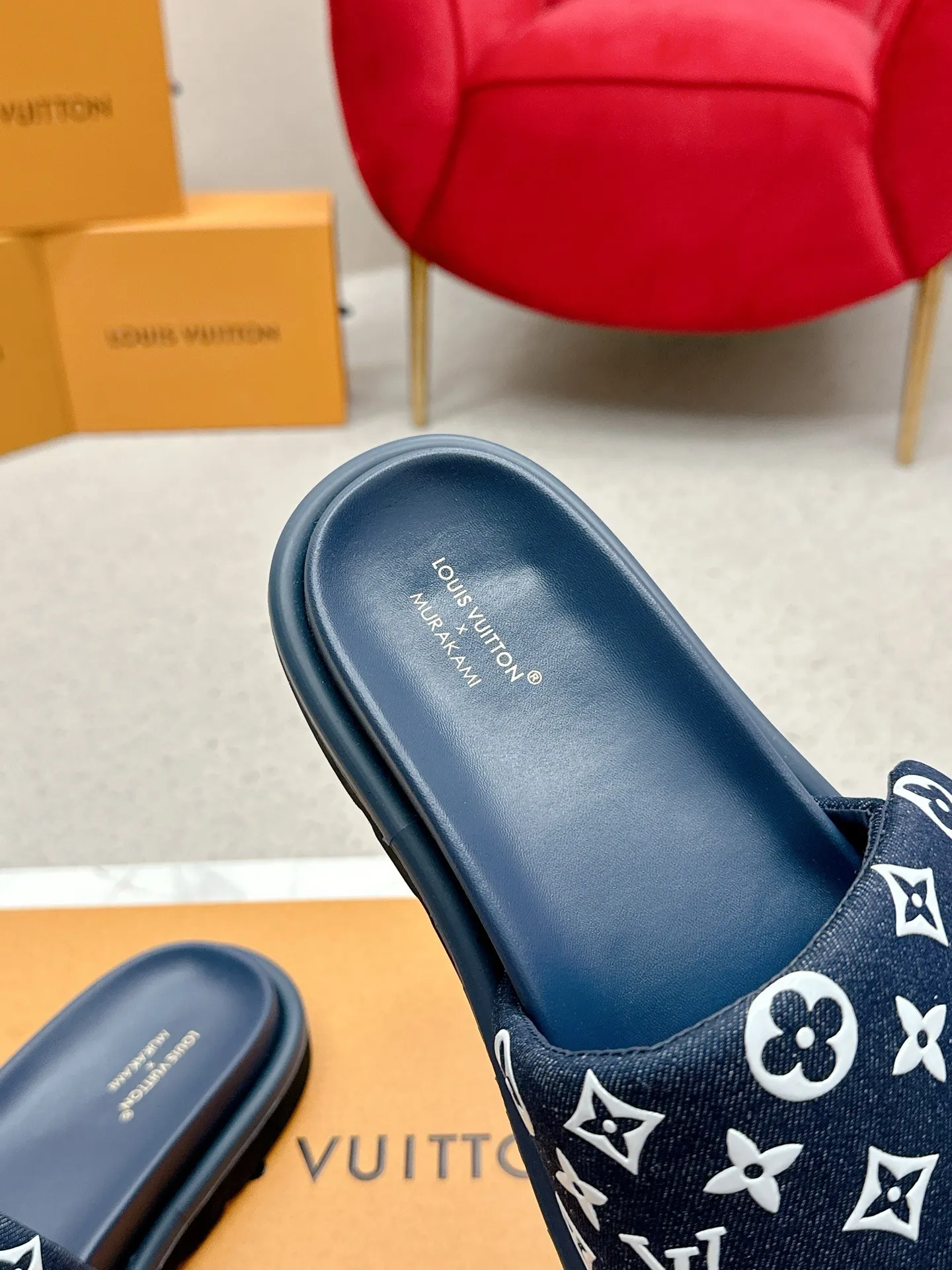 👟👟Ex-factory price 420👟👟 LV Louis Vuitton Full of high-end feel! A popular model among bloggers at home and abroad, it’s retro and fashionable and looks amazing on your feet! Mainly recommended model on the official website★ ━━━━━ ЅᏇєєt ━━━━━ ▪️Upper: original calfskin ➕5D printing process ▪️Inner: imported mixed sheepskin ▪️Outsole: original molded foam outsole ▪️Size: Female 35-40 Men's 39-44 (women's 41 men's 45)